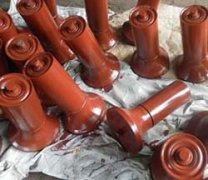 调心托辊组(图1)